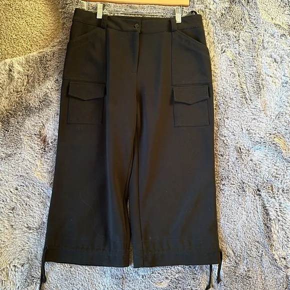 Joseph Ribkoff Culotte Capri front cargo Adjustable tie bottom Black size 14