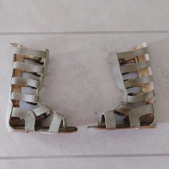 Joyfolie Olive Jayla Gladiator Sandals