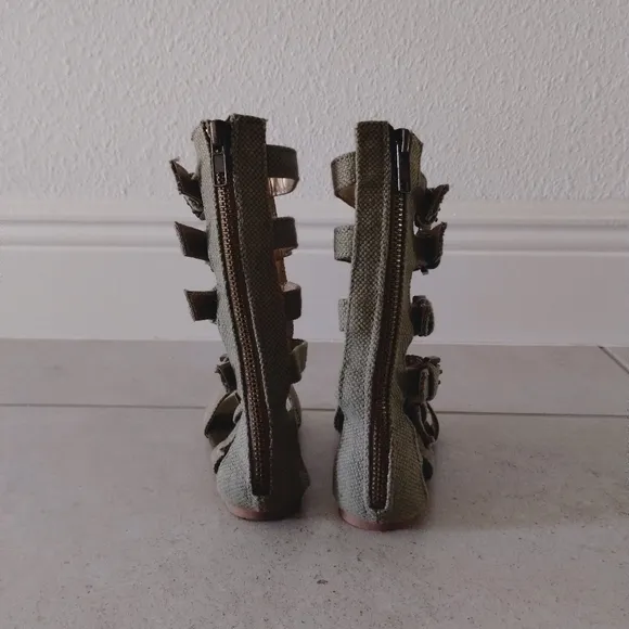 Joyfolie Olive Jayla Gladiator Sandals