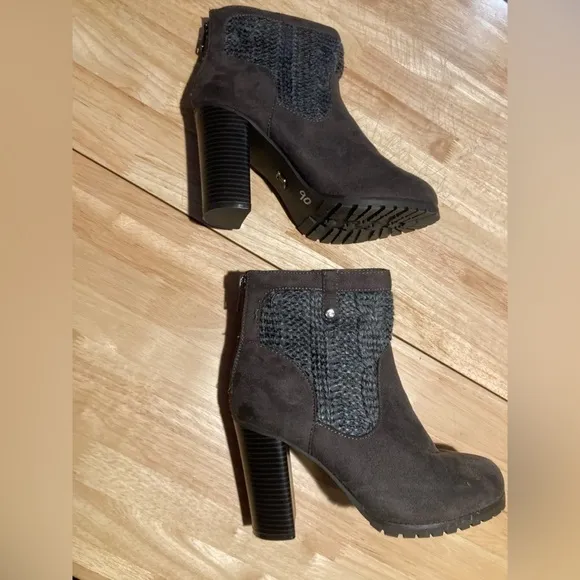 Juicy couture heeled boots in a size 7 medium with approximately a 3 inch heel