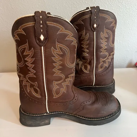 JUSTIN INJI WESTERN BOOTS - ROUND TOE Brown Leather Embroidered Size 9 cowboy