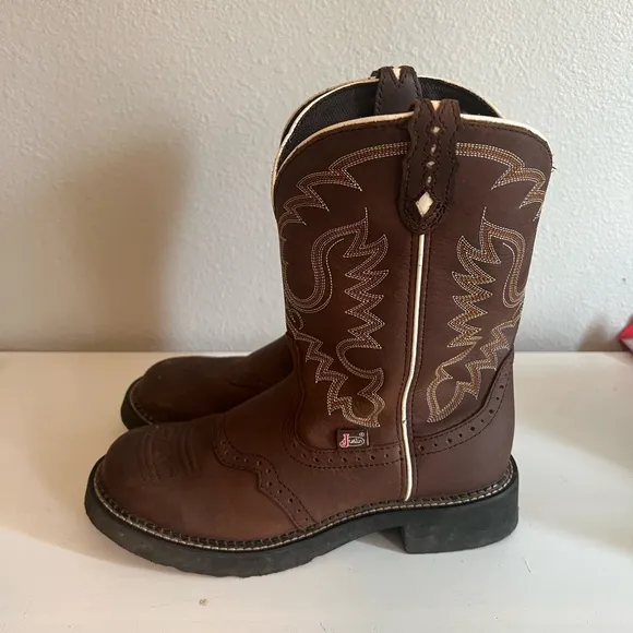 JUSTIN INJI WESTERN BOOTS - ROUND TOE Brown Leather Embroidered Size 9 cowboy