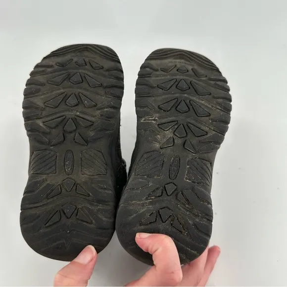 Keen boys boots size 10 outdoor reflective gray walking hiking gorpcore
