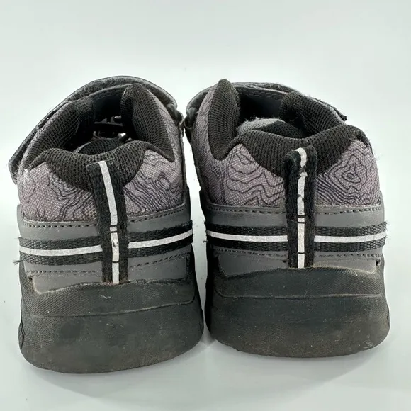 Keen boys boots size 10 outdoor reflective gray walking hiking gorpcore