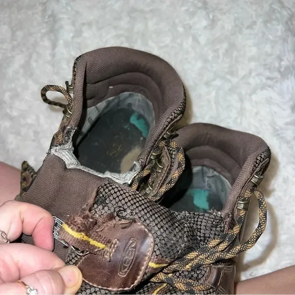 Keen Mens Hiking Boots Size 9.5