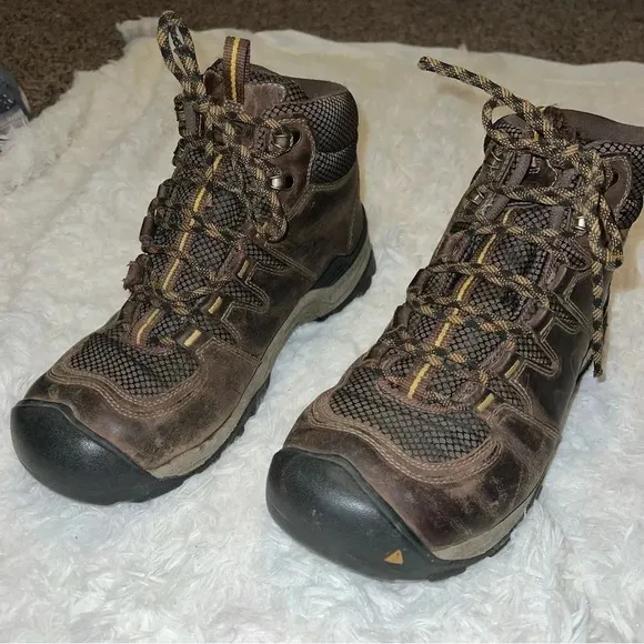 Keen Mens Hiking Boots Size 9.5