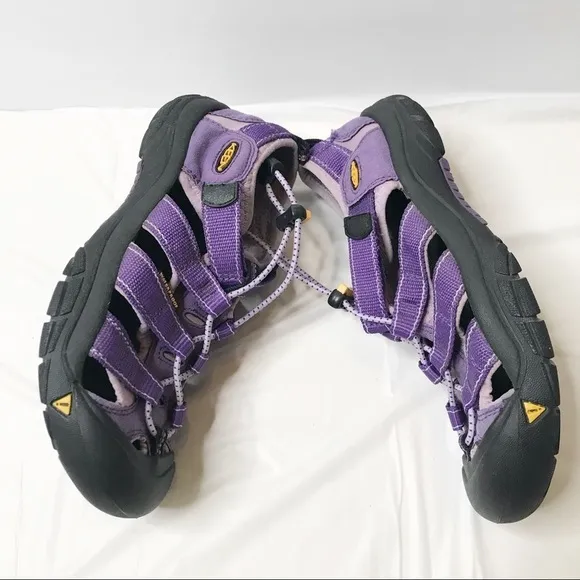 Keen Newport violet sandals youth sz 5