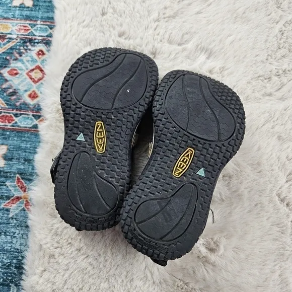Keen Stingray Sport Sandals  Black Orange Kids US 10