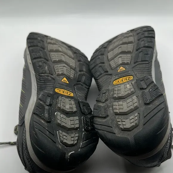 Keen Sz 7 1/2 Flint II GrayGreen Athletic Shoes Rugged Design