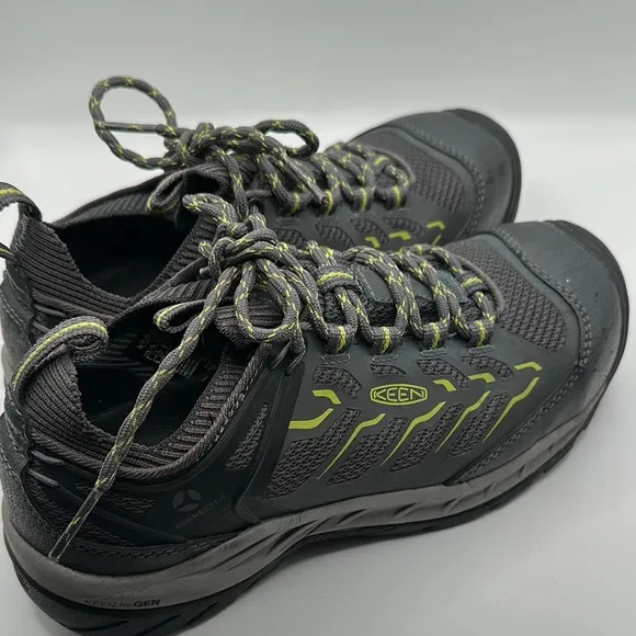 Keen Sz 7 1/2 Flint II GrayGreen Athletic Shoes Rugged Design