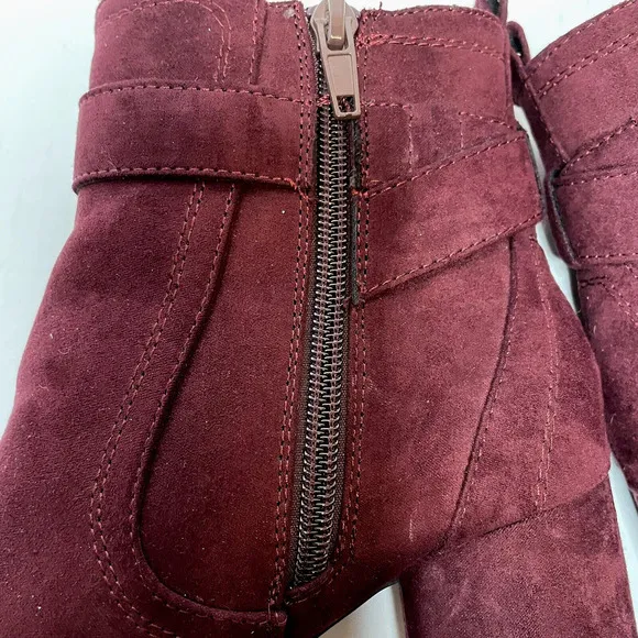 KELLY AND KATIE ANKLE BOOTS BURGUNDY SUEDE NAILHEAD ACCENTS 2.5&quot; HEEL SIZE 6