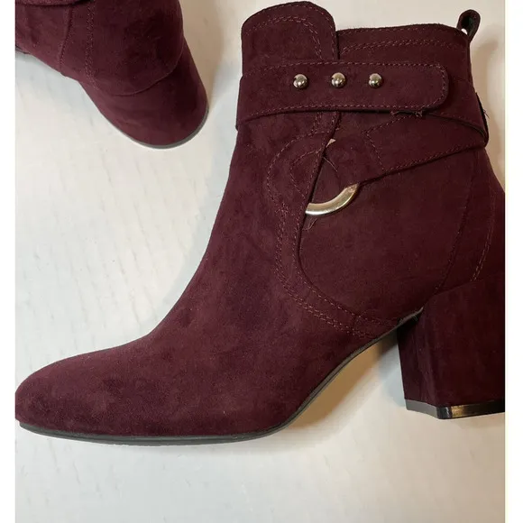 KELLY AND KATIE ANKLE BOOTS BURGUNDY SUEDE NAILHEAD ACCENTS 2.5&quot; HEEL SIZE 6
