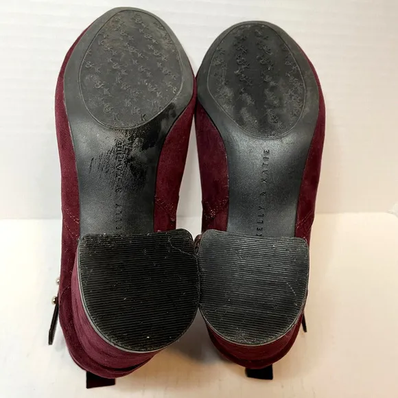 KELLY AND KATIE ANKLE BOOTS BURGUNDY SUEDE NAILHEAD ACCENTS 2.5&quot; HEEL SIZE 6