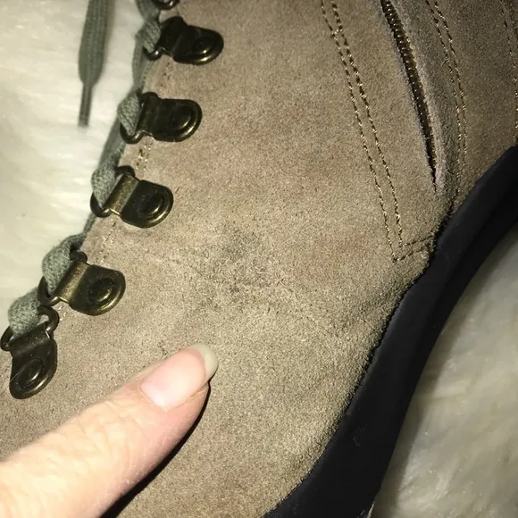 Kelsi Dagger Rane suede lace up boots size 8.5‎