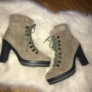 Kelsi Dagger Rane suede lace up boots size 8.5‎