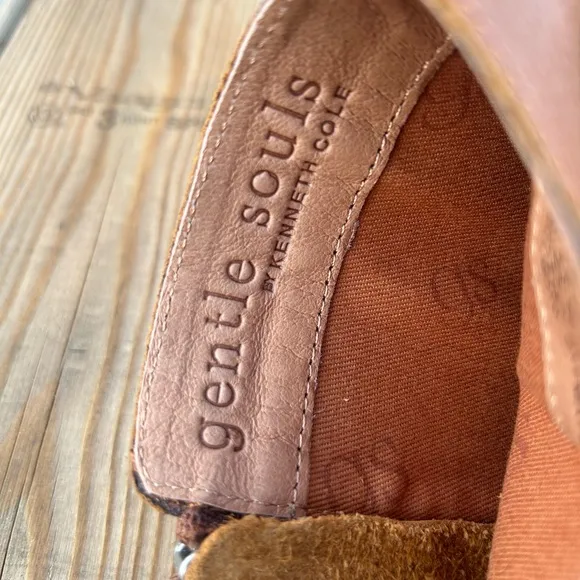 Kenneth Cole Gentle Souls boots‎ WMNS 9 - P01