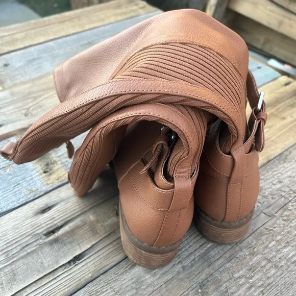 Kenneth Cole Gentle Souls boots‎ WMNS 9 - P01