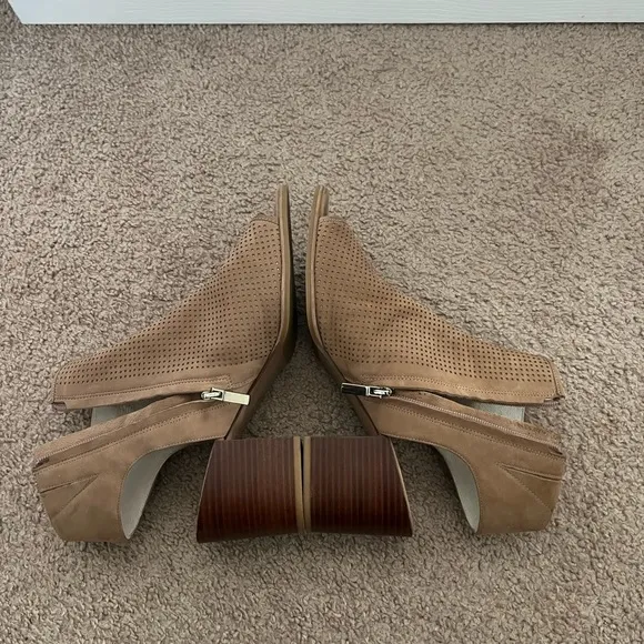 Kenneth Cole‎ sandals