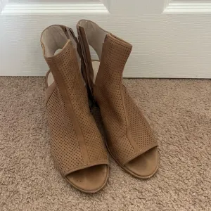 Kenneth Cole‎ sandals
