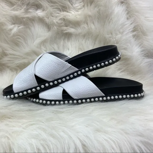 Kenneth Cole Valeria slip on pearl sandals. 7M