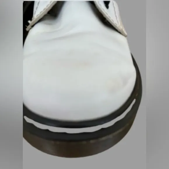 KIDS 100% white leather Dr. martens lace up ankle boots Children’s SZ 2