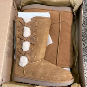 Kids koolaburra boots size 3 Victoria tall new