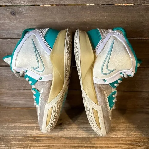 Kids Nike Kyrie 8 White Mid Athletic Basketball Shoes Sneakers Size 4.5 Y‎ GUC