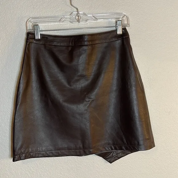 Kika Genuine Pieced Leather With Assymetric Hem Size Medium 6