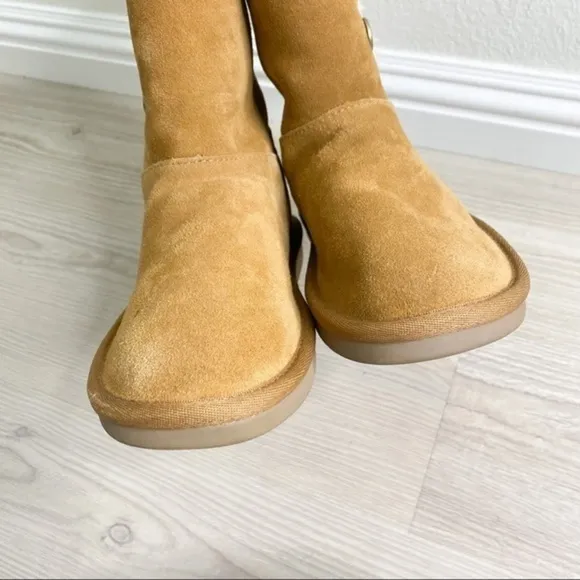 Koolaburra by UGG brown tall boots NWOT