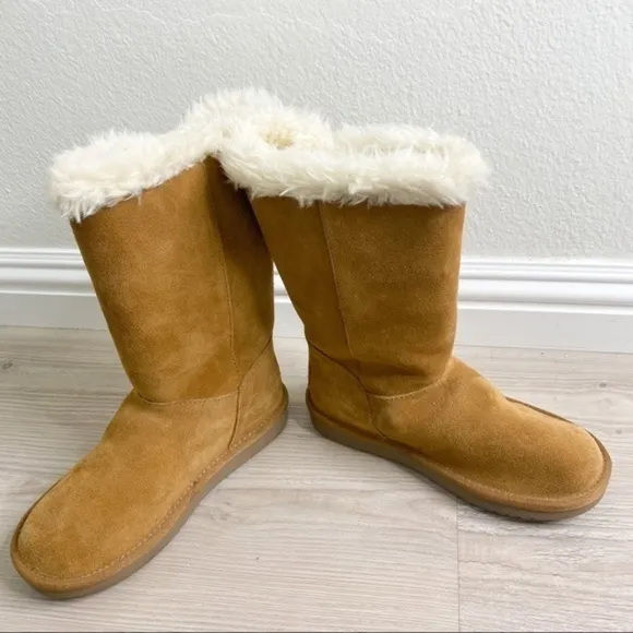 Koolaburra by UGG brown tall boots NWOT