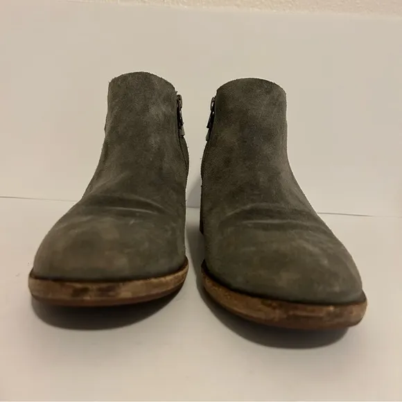 Korkease Mesa genuine leather suede grey ankle boots booties size 10 with buckle