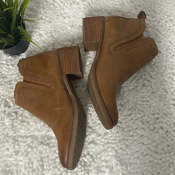 Korks by Kork-Ease Genuine Leather Tan Ankle Boots, 6.5 or 6 1/2