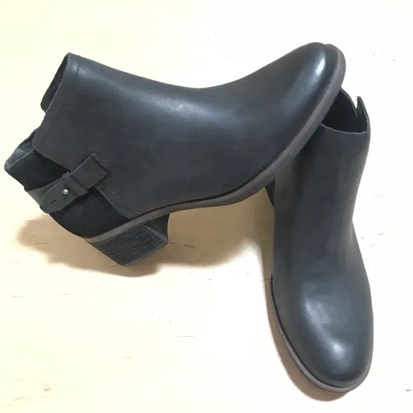 Korks Sonya Leather Ankle Boots Size 10