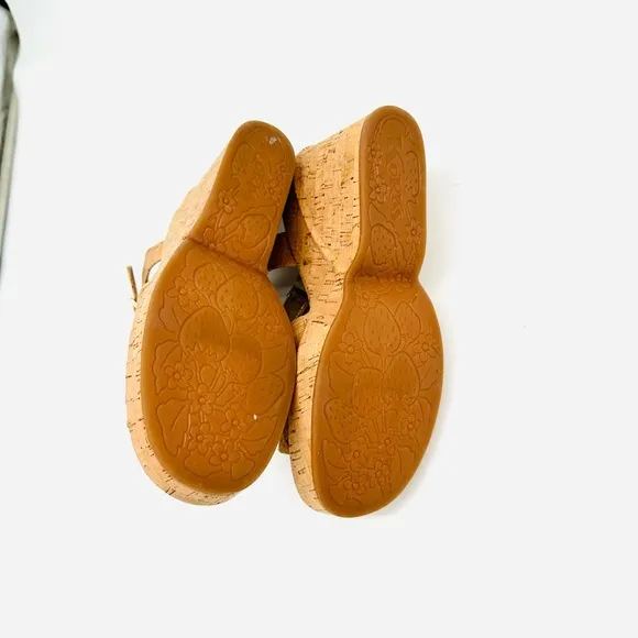 Korsk-easy Women's Tan Wedge Sandals