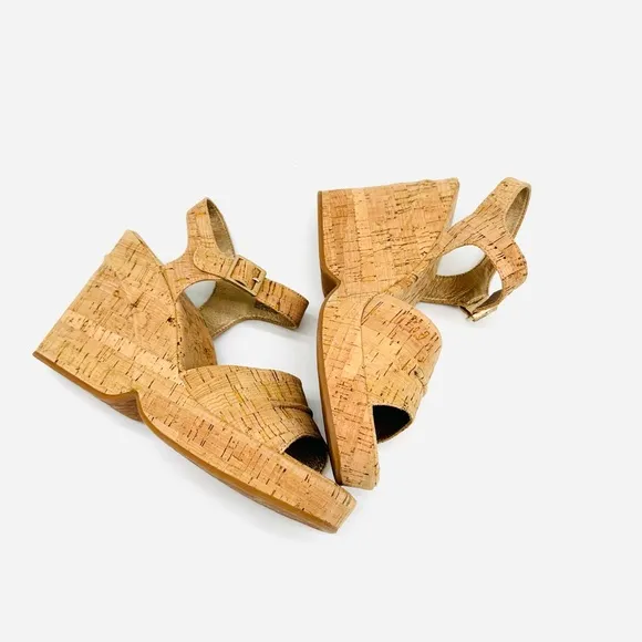 Korsk-easy Women's Tan Wedge Sandals