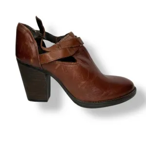 Krbonell Leather Cut Out Buckle Strap Block Heeled Ankle Bootie Brown Size 7.5