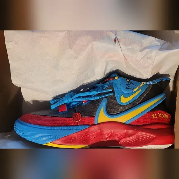 Kyrie 8 GO SE GS 'Black Blue Tour Yellow'
