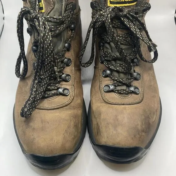 La Sportiva - Classic Brown Hiking Boots - Brown - 10.5