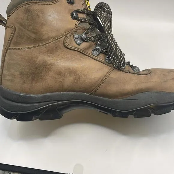 La Sportiva - Classic Brown Hiking Boots - Brown - 10.5