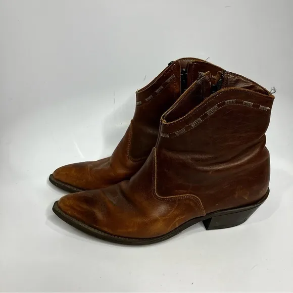 Laredo ankle leather cowboy boots size 6