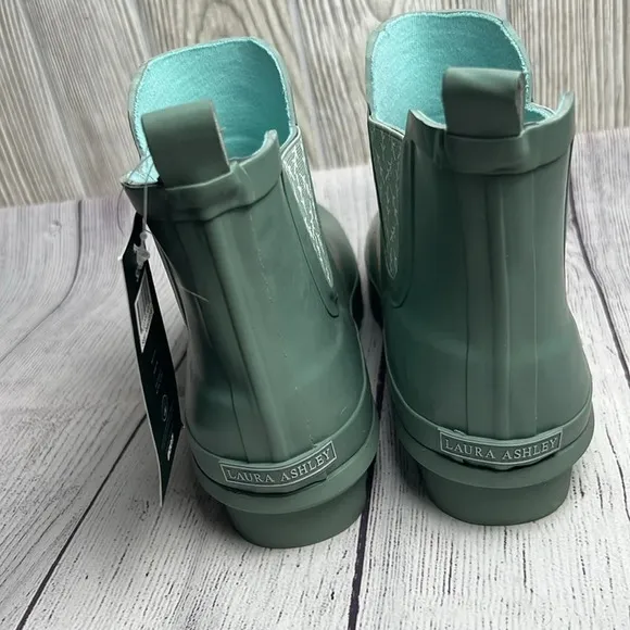 Laura Ashley Rain Boots Ankle Size 9 NWT