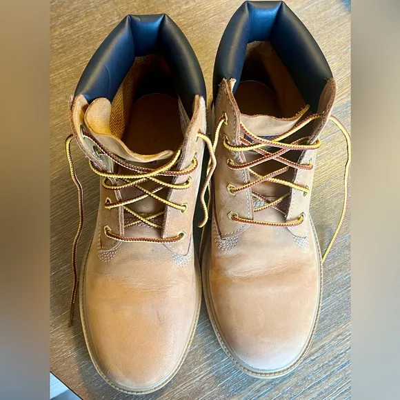 Like New Timberland Boots Boys 5