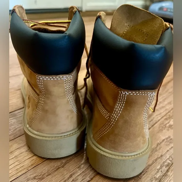 Like New Timberland Boots Boys 5