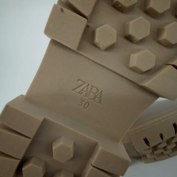 Like New Zara Girl's Cream Beige Tall Rain Snow Rubber Boots Zipper Closure 30