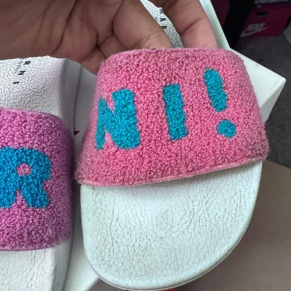 Little girls Marni embroidered logo fleece sandals