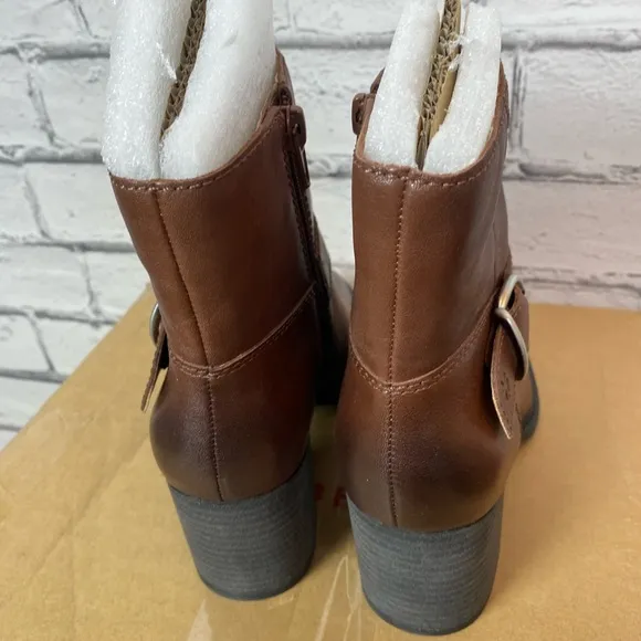 Lucky Brand Brown Almond Toe Ankle Boots Booties LK-Achelle Boots Size 5.5 NEW