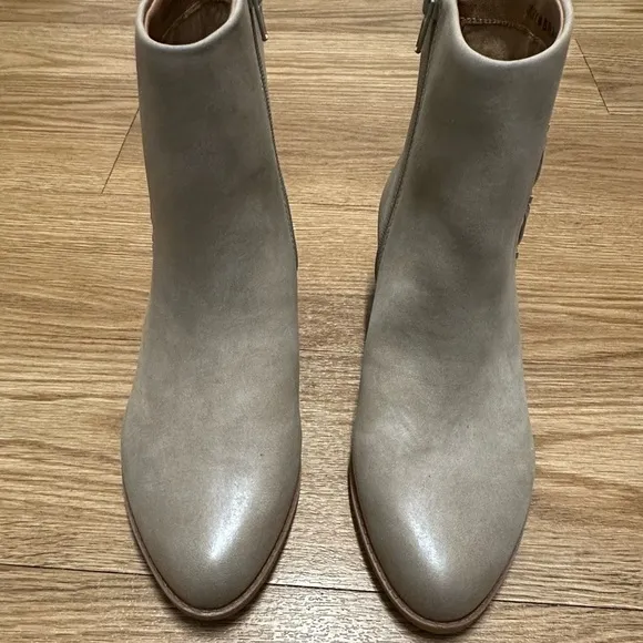 LUCKY BRAND tan ankle boots