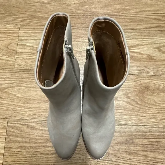 LUCKY BRAND tan ankle boots