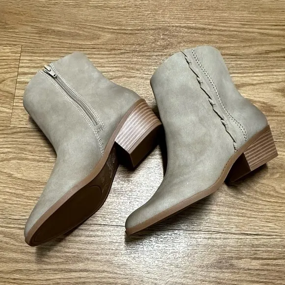 LUCKY BRAND tan ankle boots