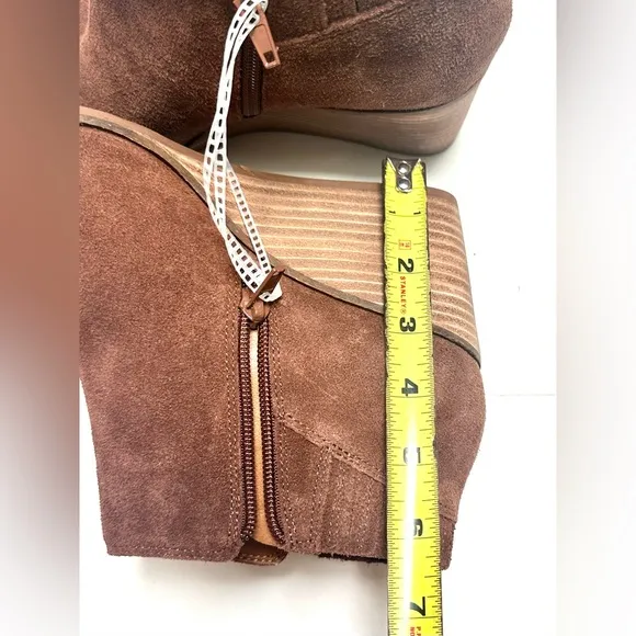 Lucky Brand Zorla Leather Wedged Zip Ankle Booties size 8/39 NWT